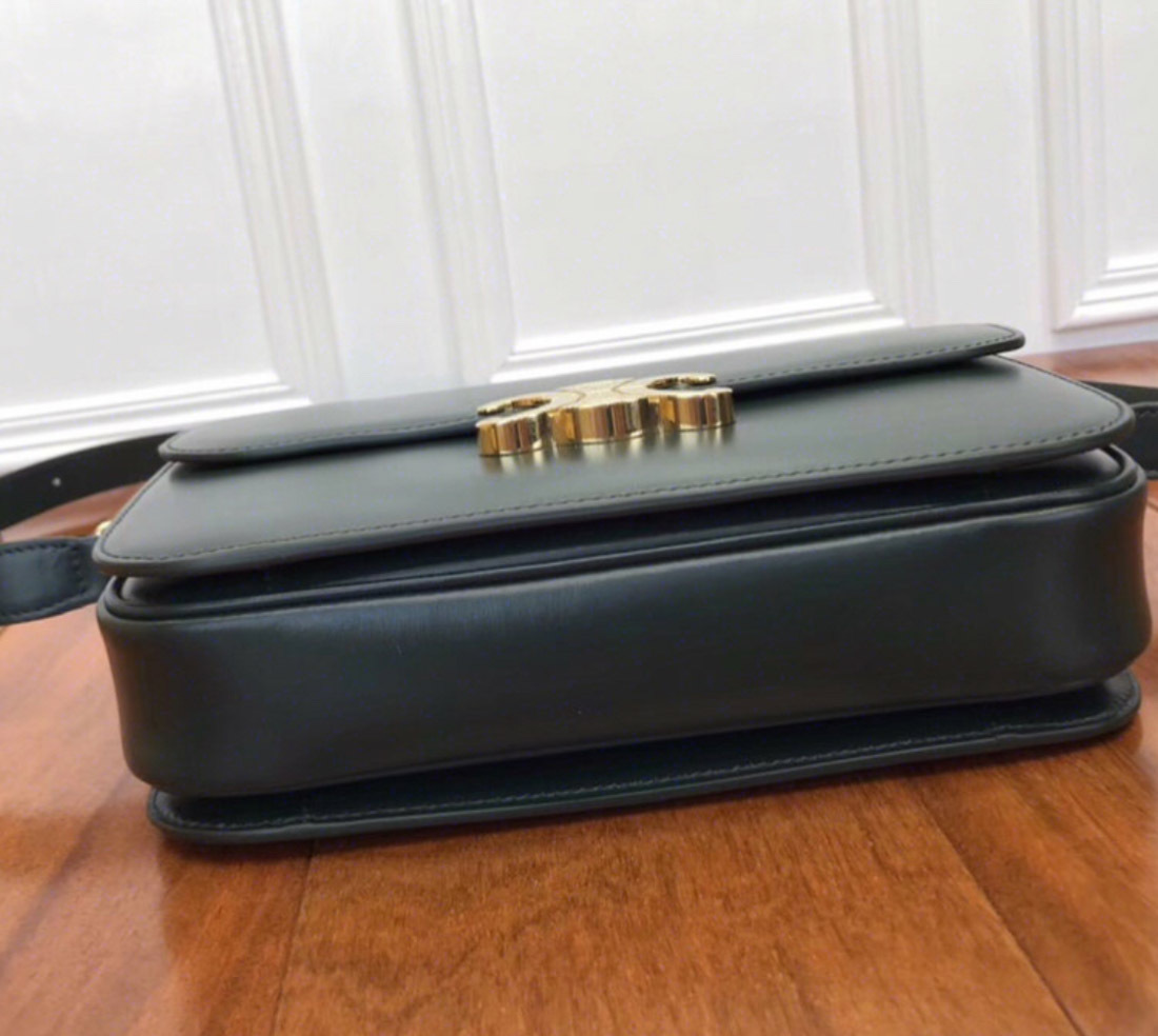 Celine Medium Trimphe Shoulder Bag In Green