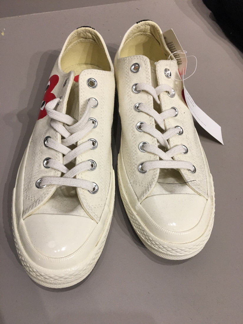 Comme Des Garçons Play Logo Printed Low-top Casual Sneakers In White