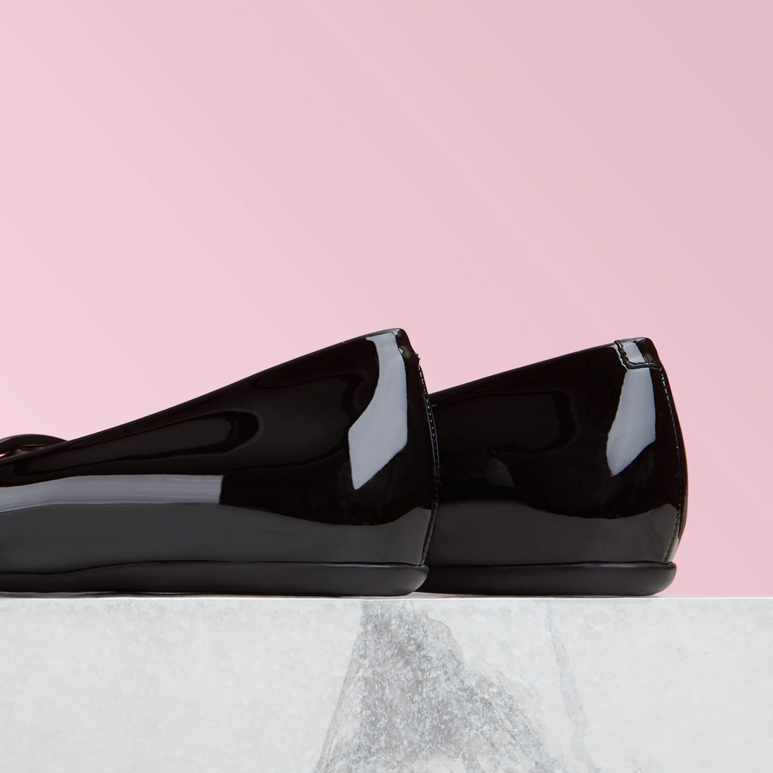 Roger Vivier Flat Shoes With Shallow Mouth In Black