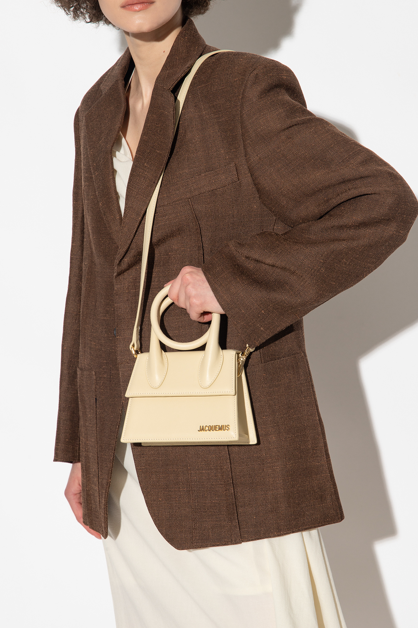 Jacquemus Le Chiquito Moyen Leather Handbag In Nude