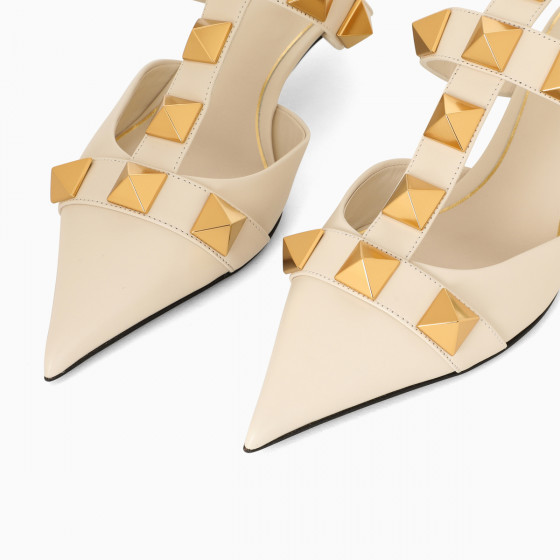 Valentino Rockstud-embellishment Pointed-toe Pumps In Pink