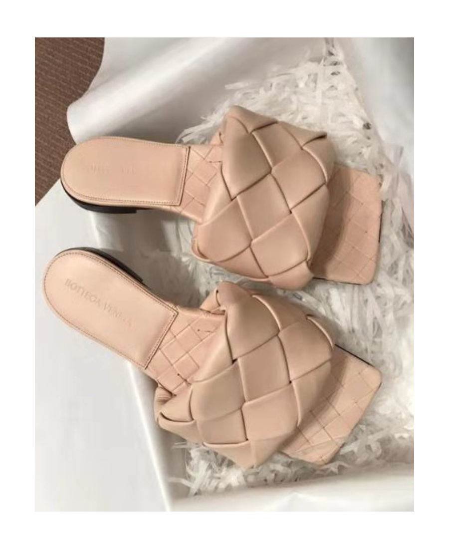 Bottega Veneta Quilted Leather Lido Flat Sandals In Nude