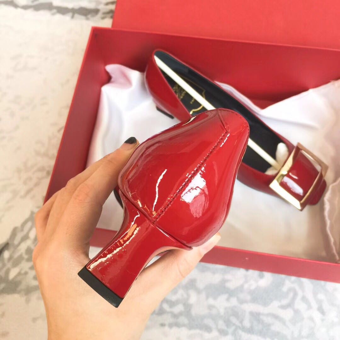 ROGER VIVIER ROGER VIVIER TROMPETTE BUCKLE PUMPS