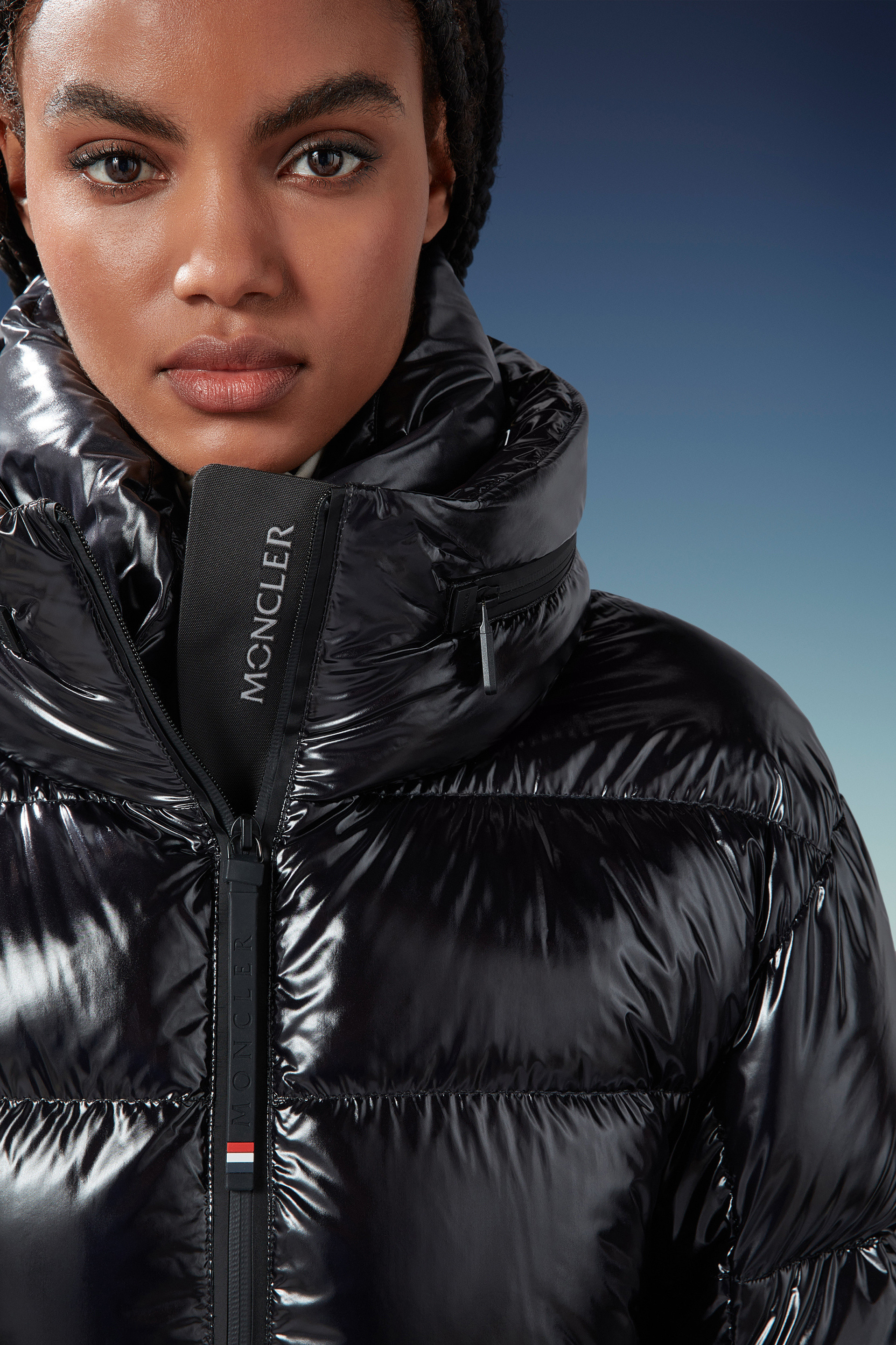 Moncler Logo Short Style Down Jacket In Black