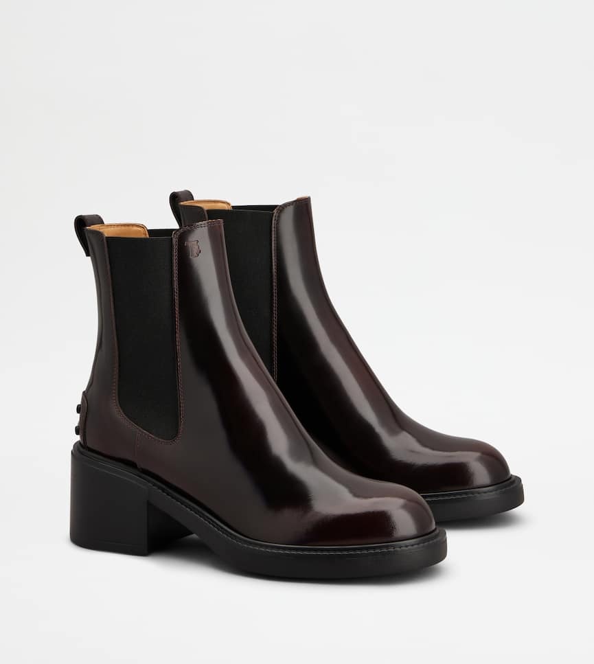Tod's Block Heel Chelsea Boots In Burgundy