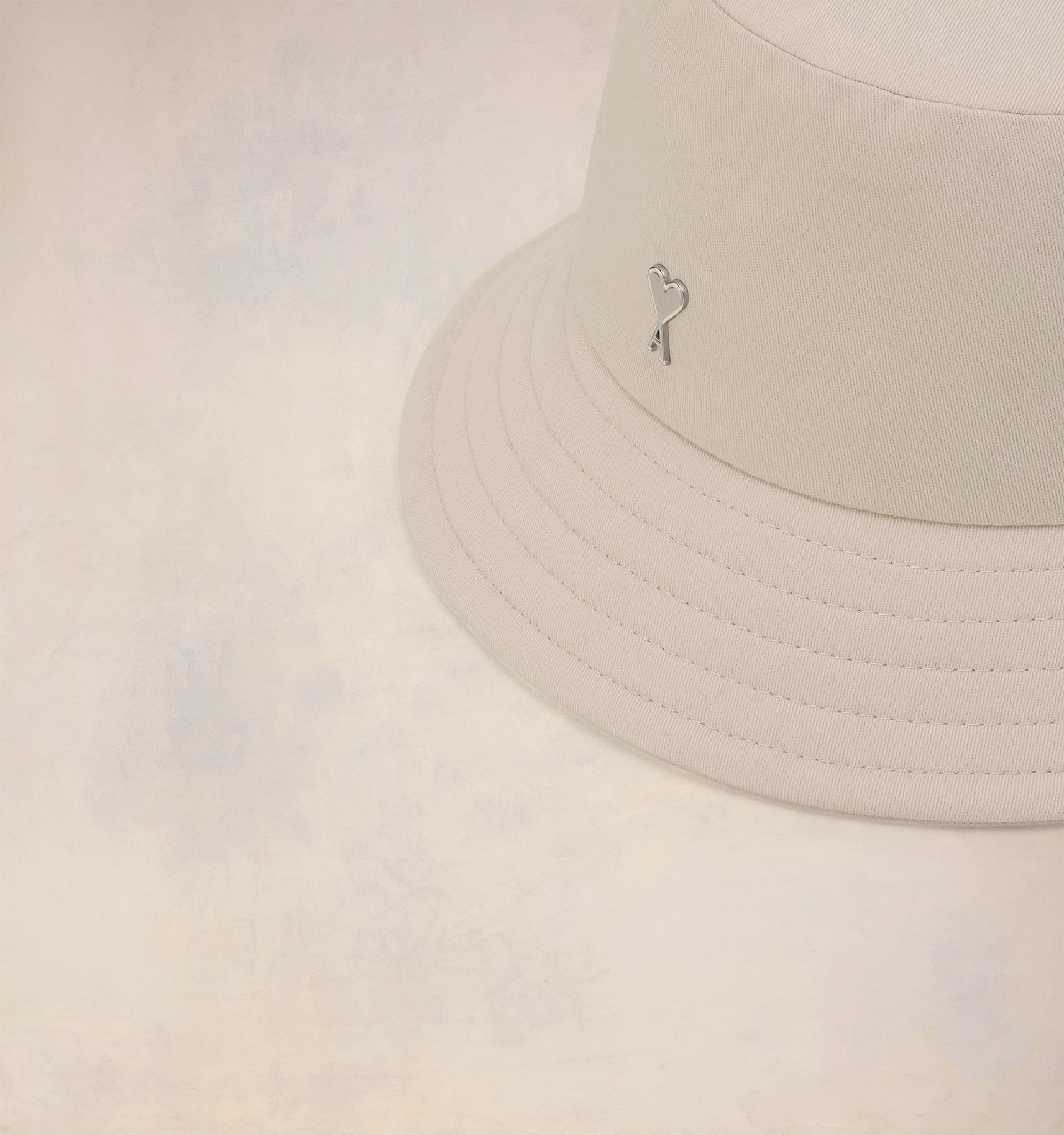 Ami Alexandre Mattiussi Ami Ami-de-coeur Logo Plaque Bucket Hat In Nude