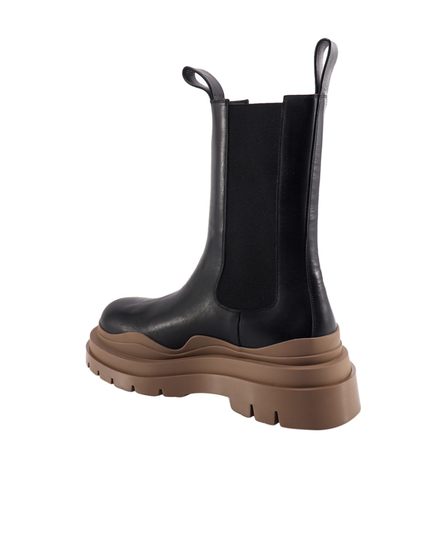 Bottega Veneta Tire Contrasting-panel Ankle Boots In Black
