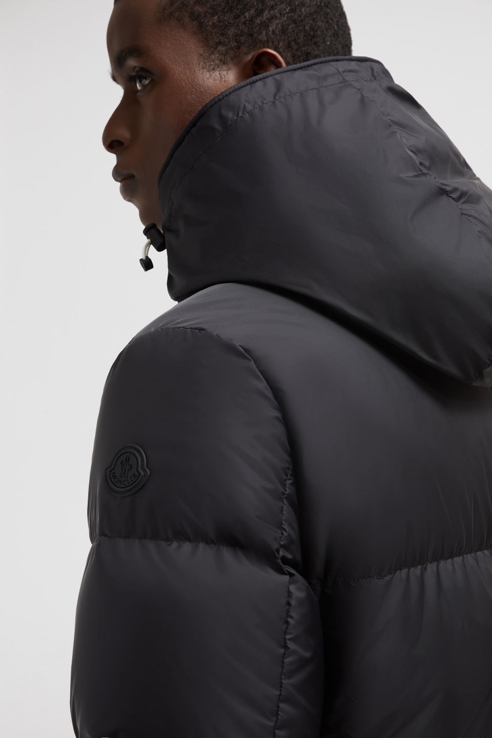 Moncler Montcla Short Down Jacket Black In Black