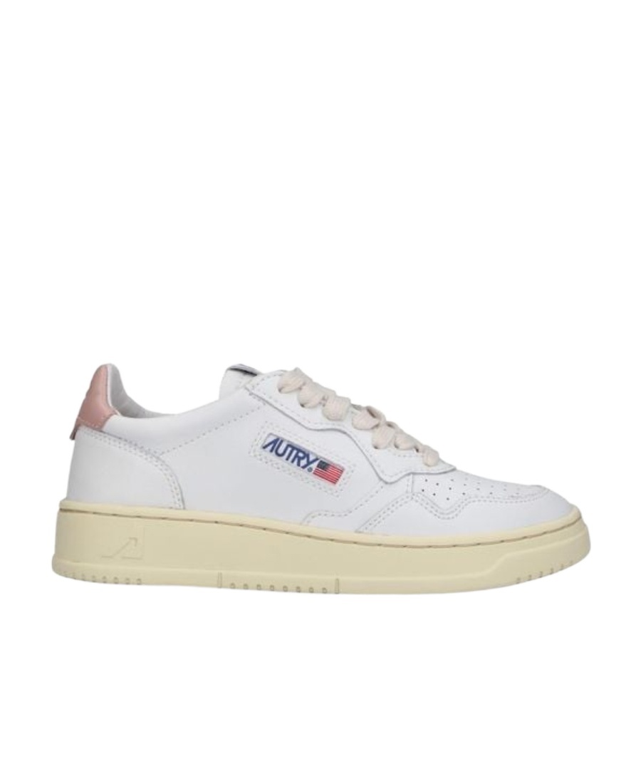 Autry Low Top Medalist Sneakers In White