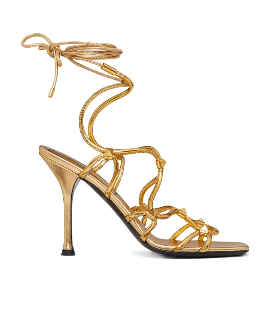 Valentino Rockstud Net 100 Metallic Leather Sandals In Nude