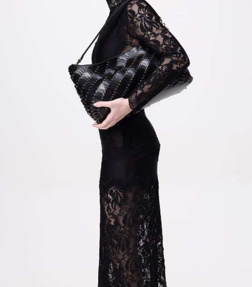 Rabanne Zippered Shoulder Bag In Black