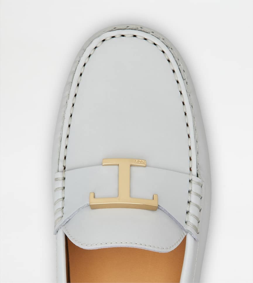 Tod's City Gommino Mokasin Shoes In White