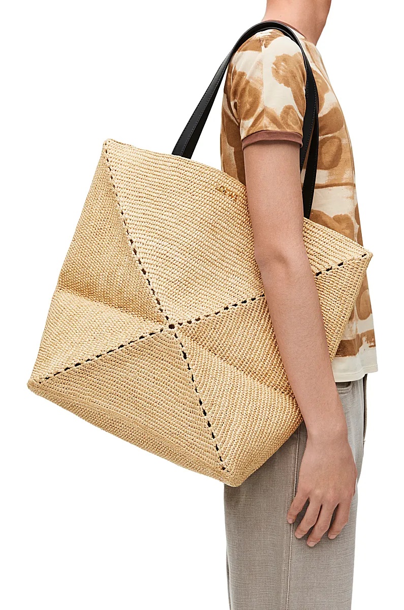 Loewe Extra-large Puzzle Fold Shoulder Bag In Nude