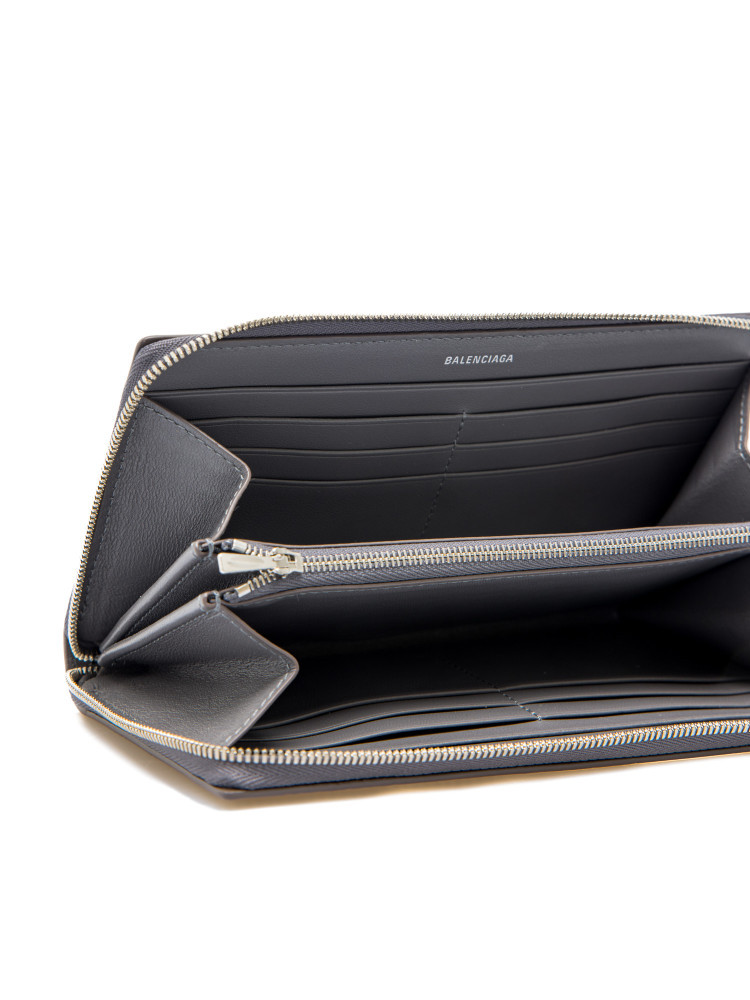 Balenciaga Luxurious Grey Leather Wallet In Gray