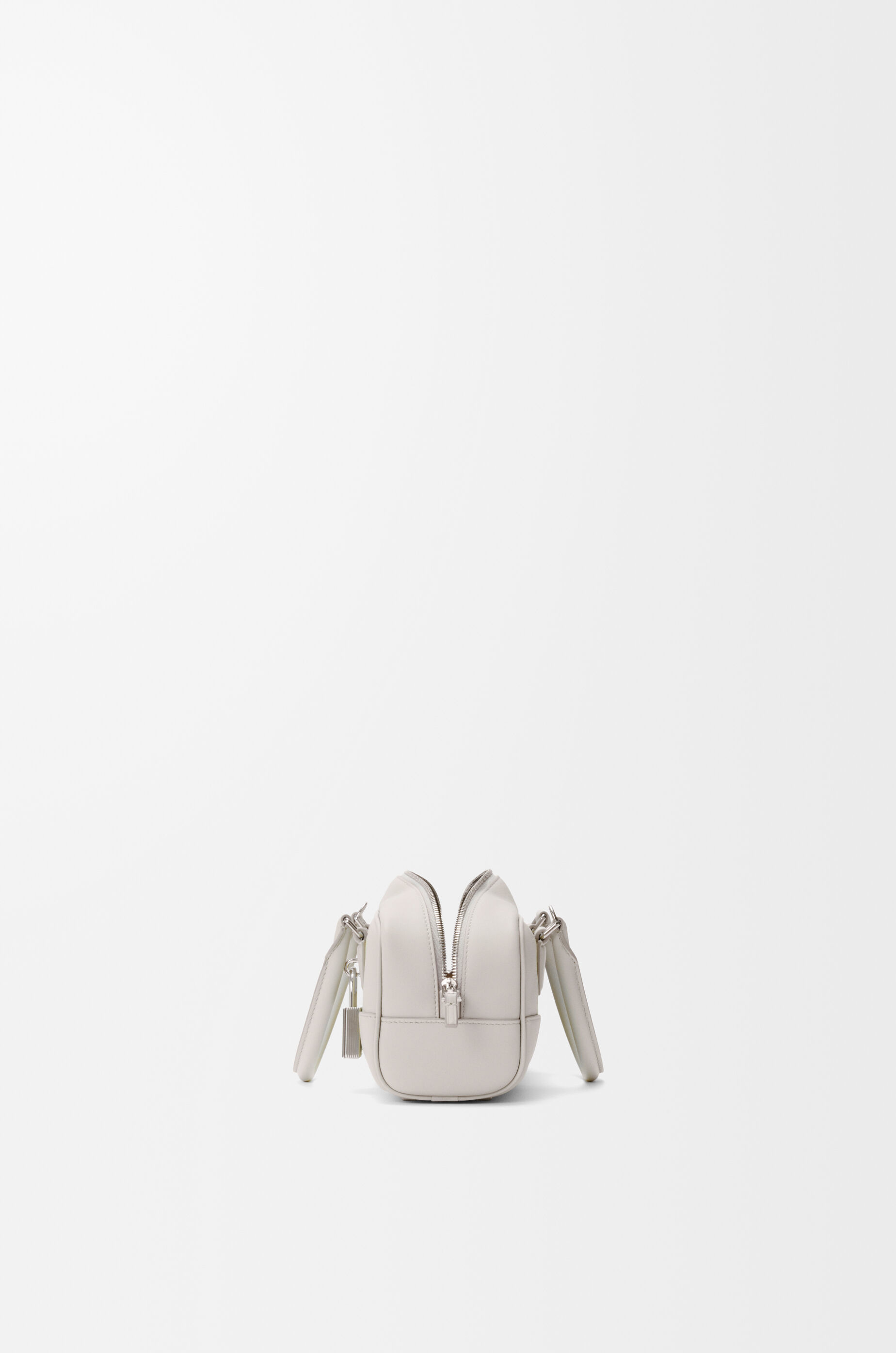 Loewe Amazona Cropped 23 Shoulder Bag