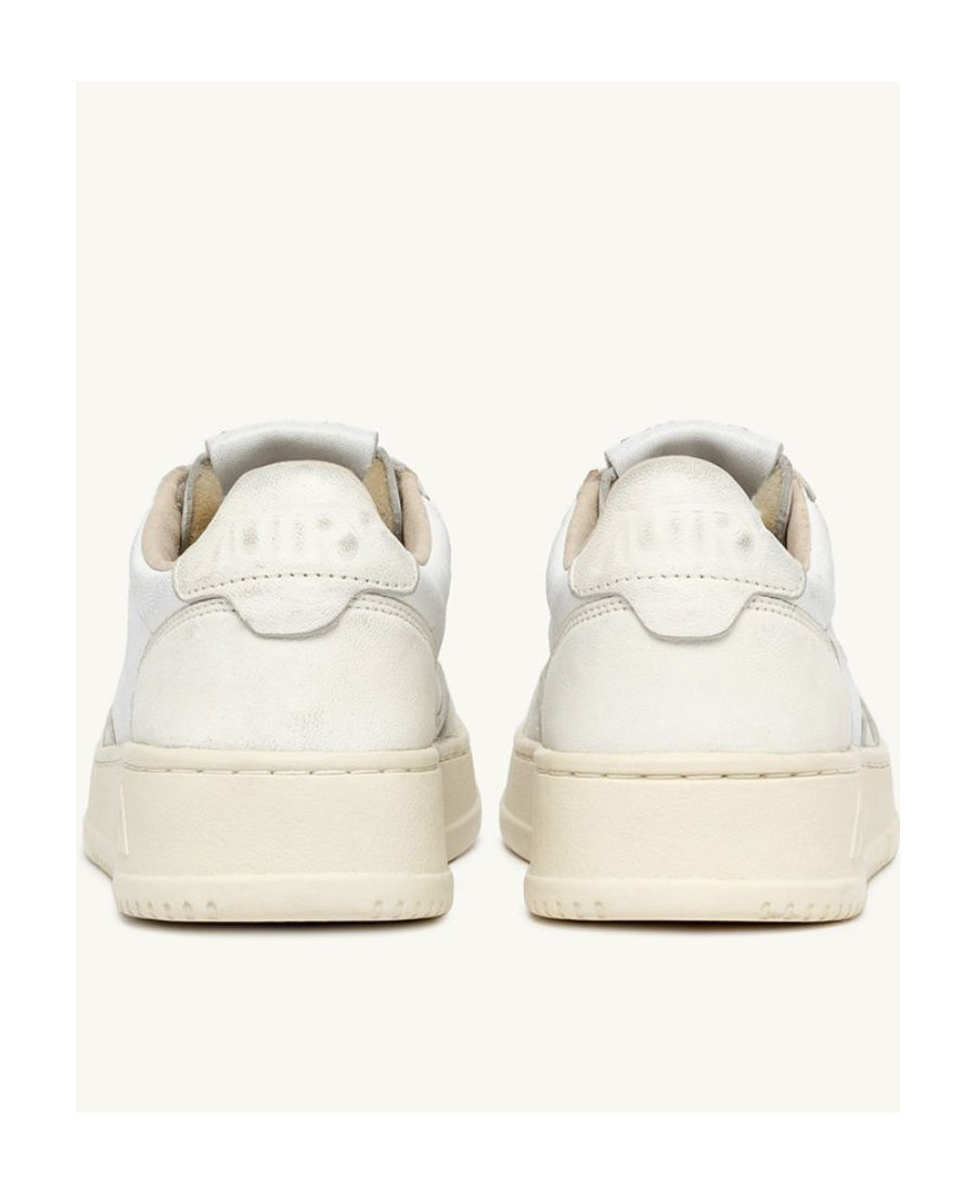 Autry 'medalist' White Low Top Sneakers With Logo Detail In Leather Man In White