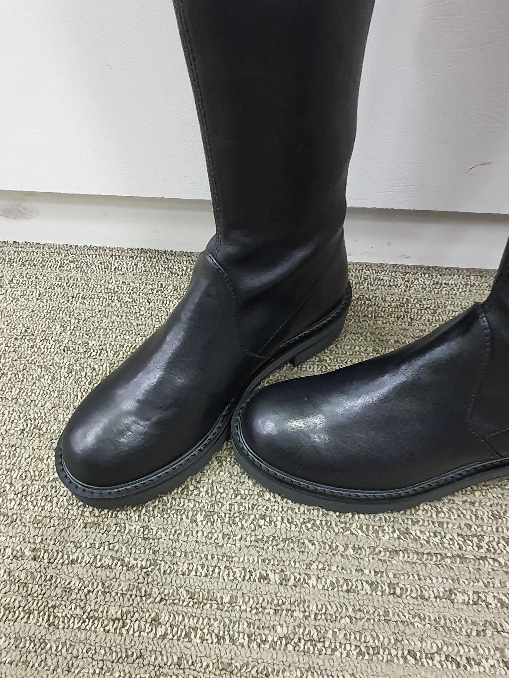 Stuart Weitzman Rear Lace Design Boots In Black
