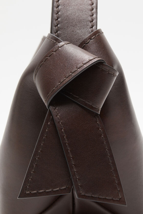 ACNE STUDIOS SMALL MUSUBI LEATHER TOTE BAG