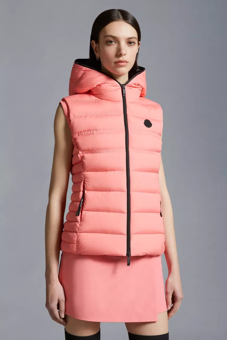 ♪直営店♪Moncler ALITERSE DOWN GILET Black Aliterse Hooded Down Vest - Vests for Women | Moncler US