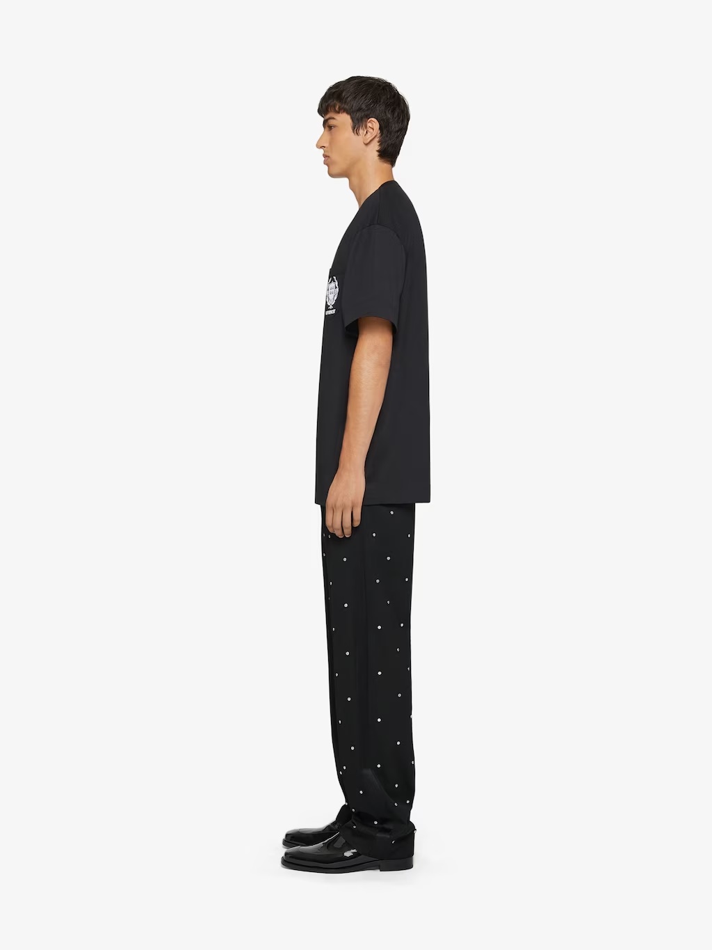Givenchy Crest Logo Embroidered T-shirt In Black