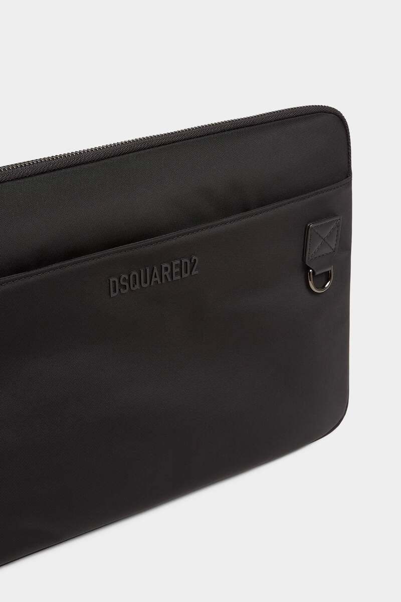 Dsquared2 Logo-lettering Laptop Case In Black