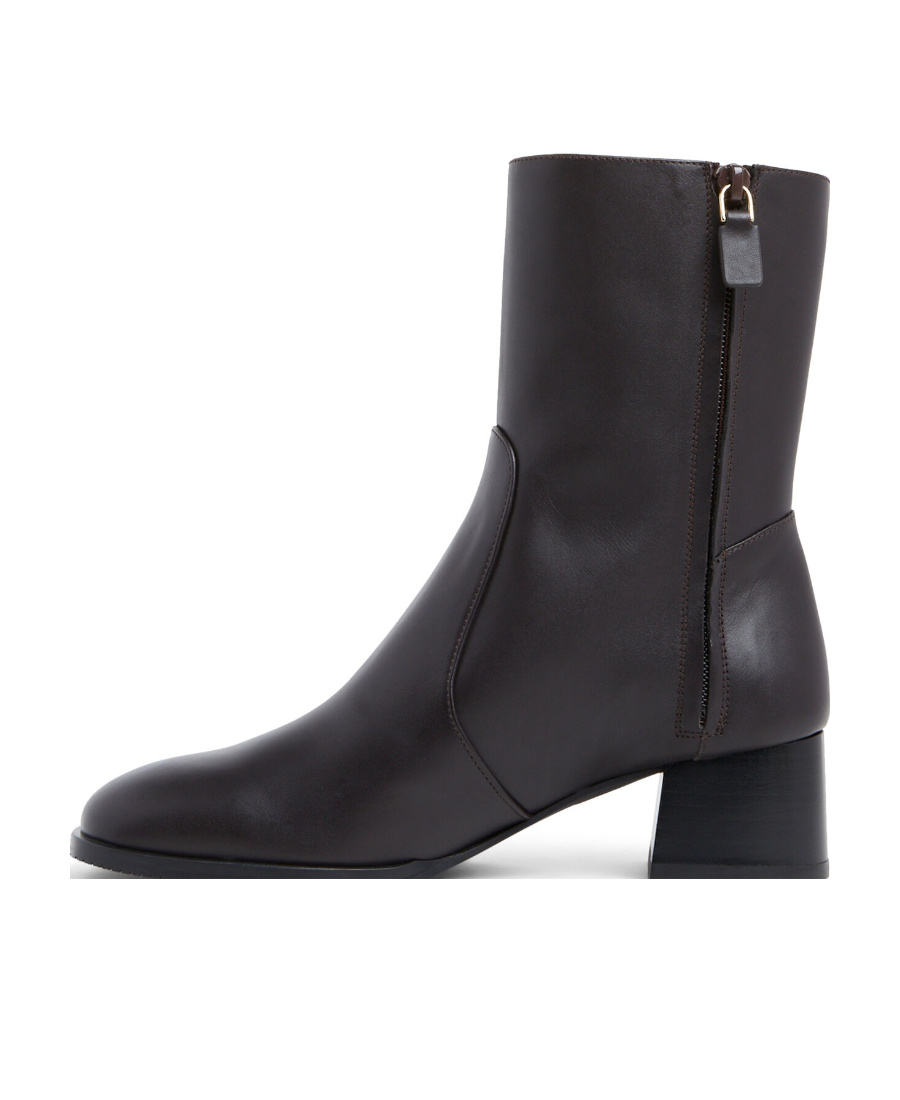 Stuart Weitzman Square-toed Short Boots In Black