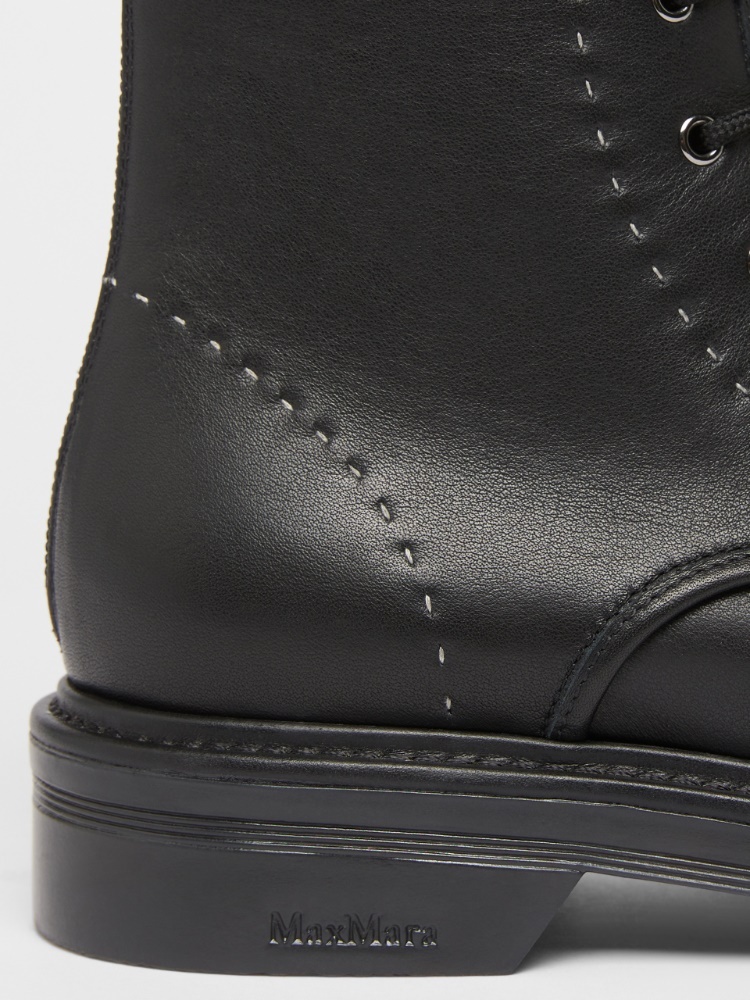 Max Mara Decorative-stitching Leather Boots In Black