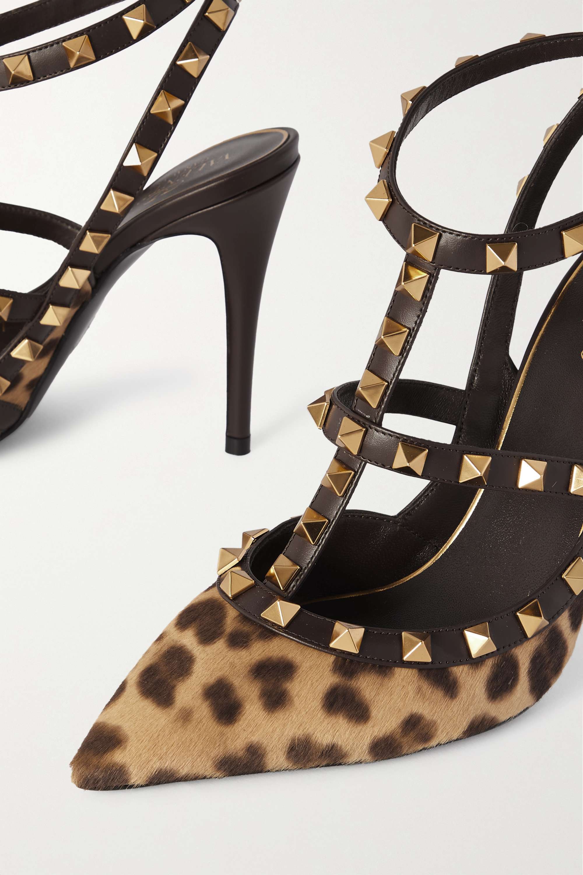 VALENTINO GARAVANI VALENTINO GARAVANI ROCKSTUD POINTED TOE PUMPS