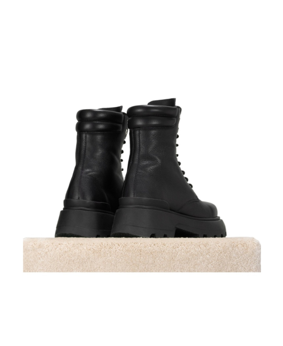 Ami Alexandre Mattiussi Round Head Lace-up Boots In Black
