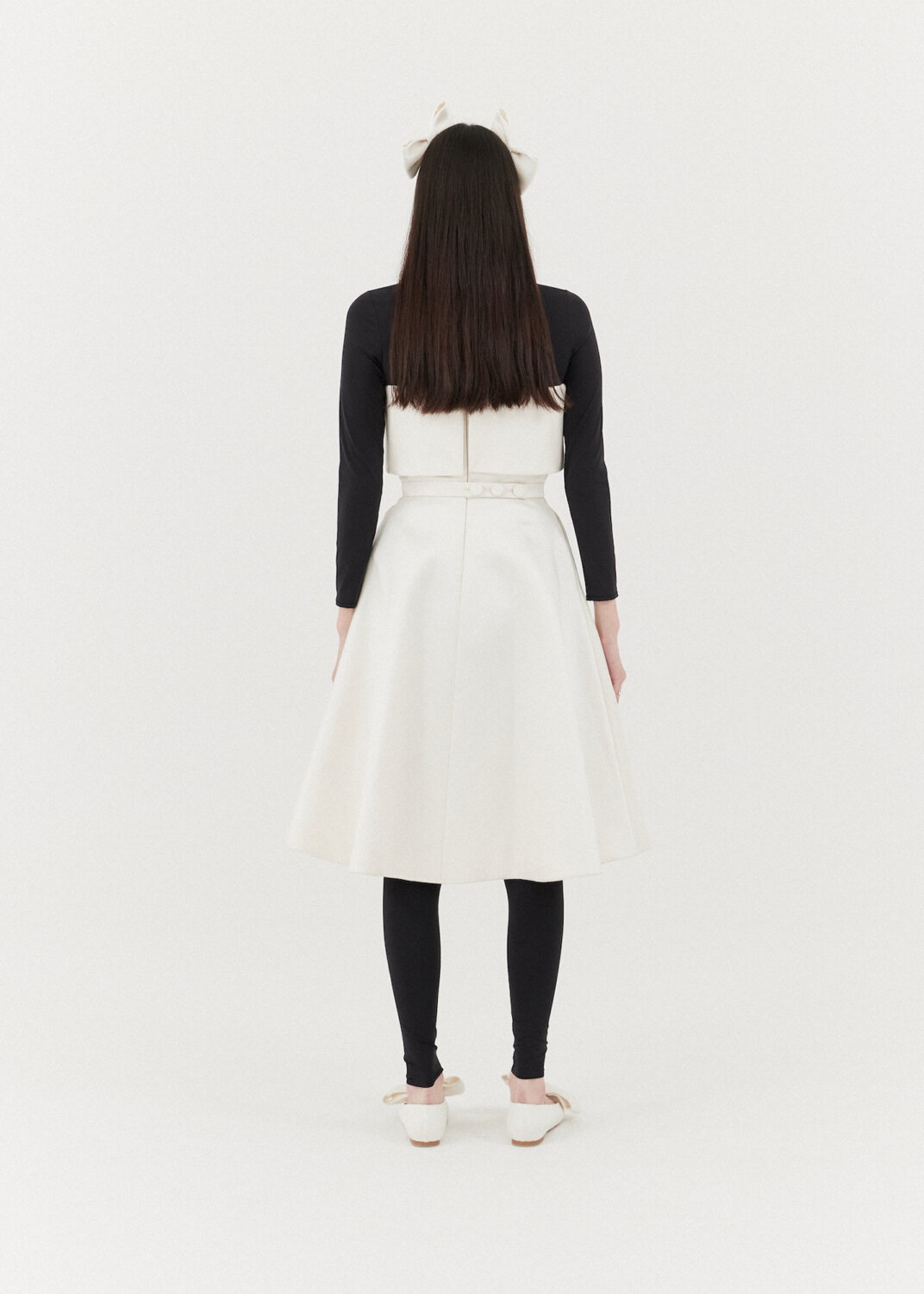 Kimhēkim A Dress With A Bow Belt In White