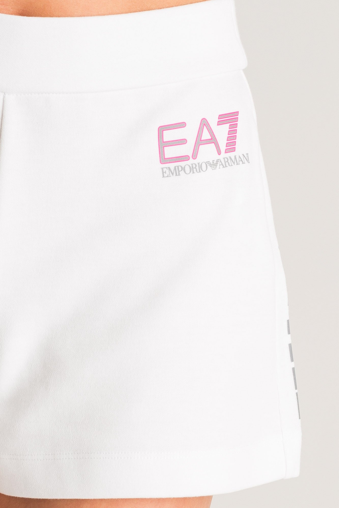 EA7 LOGO PRINTED SHORTS 