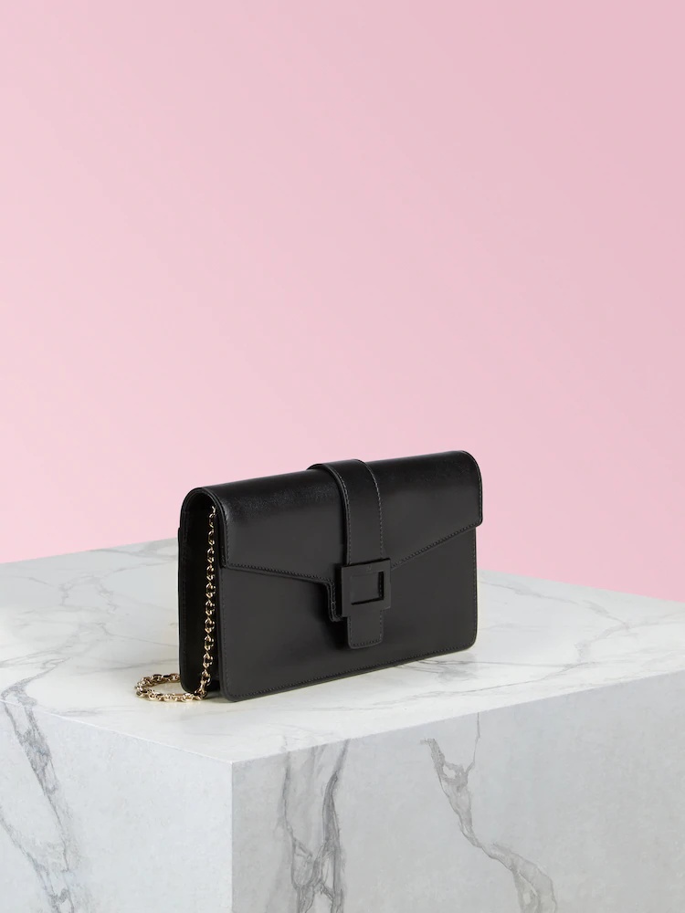 Roger Vivier Chain Shoulder Bag In White