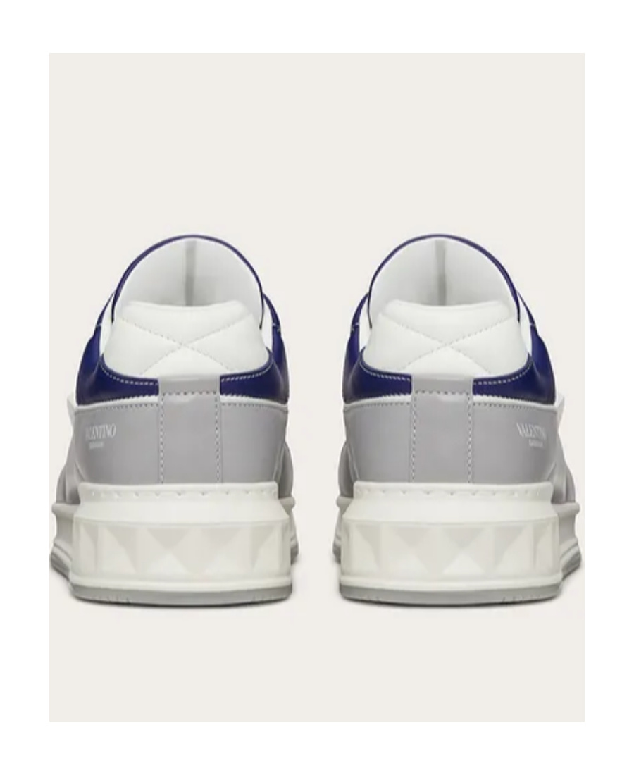 VALENTINO GARAVANI VALENTINO	GARAVANI ONE STUD LACE-UP SNEAKERS