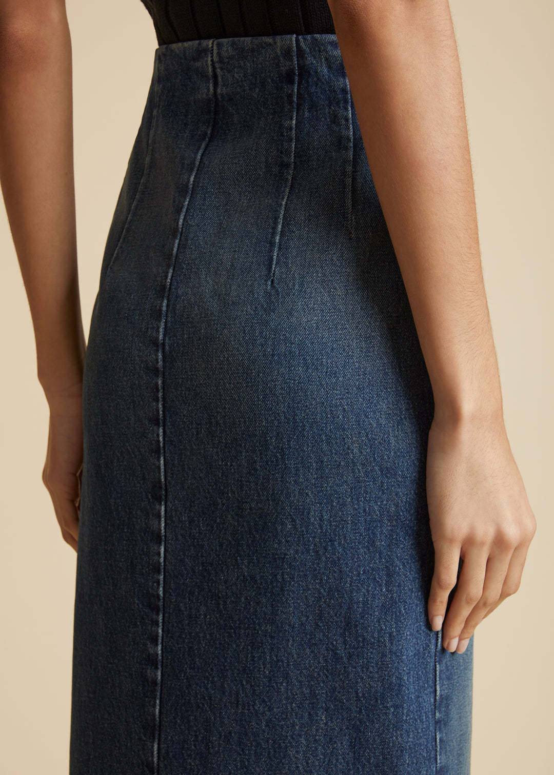 KHAITE ZIPPERED DENIM SKIRT