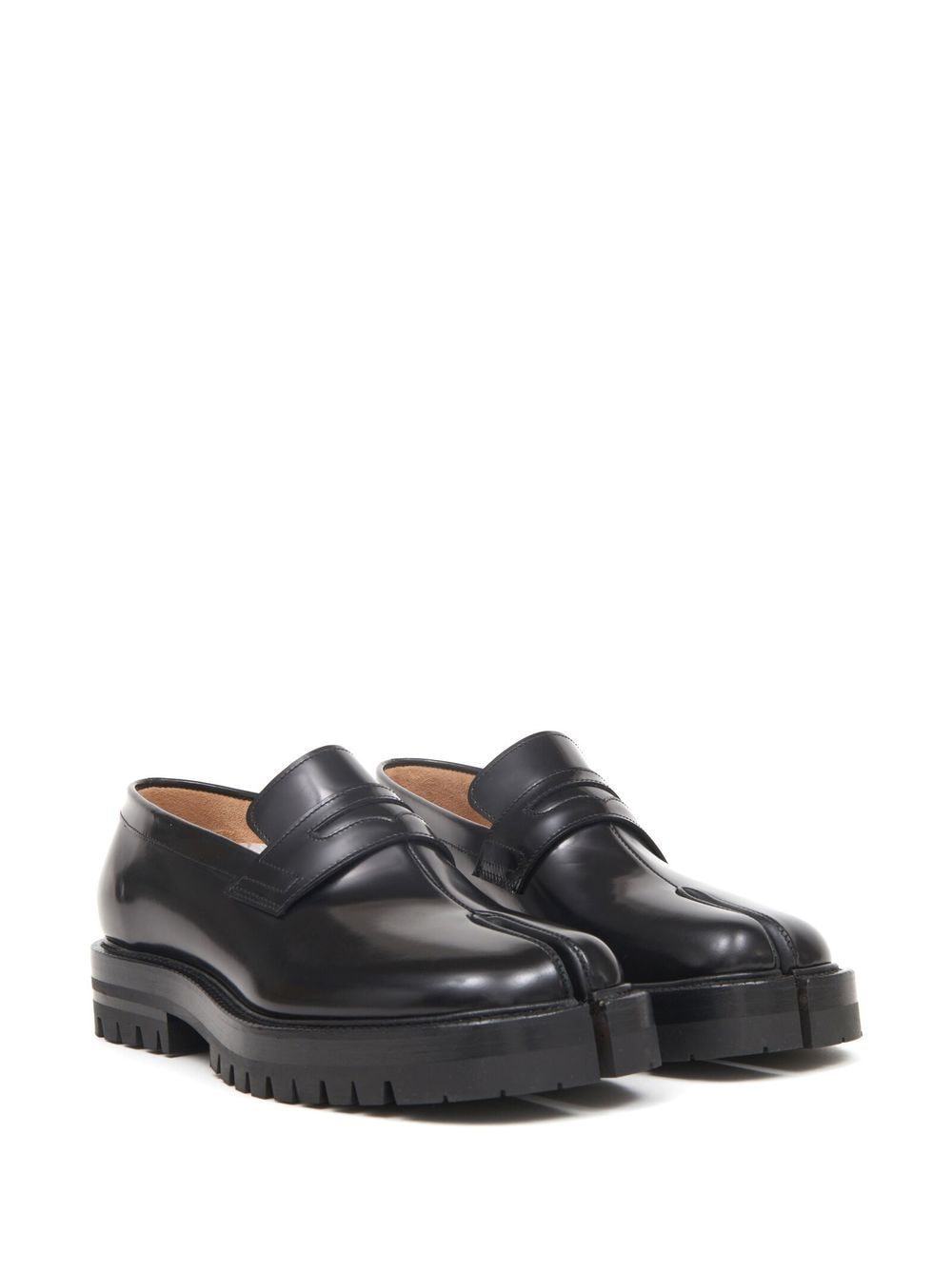 Maison Margiela Tabi Split-toe Glossed-leather Loafers In Black