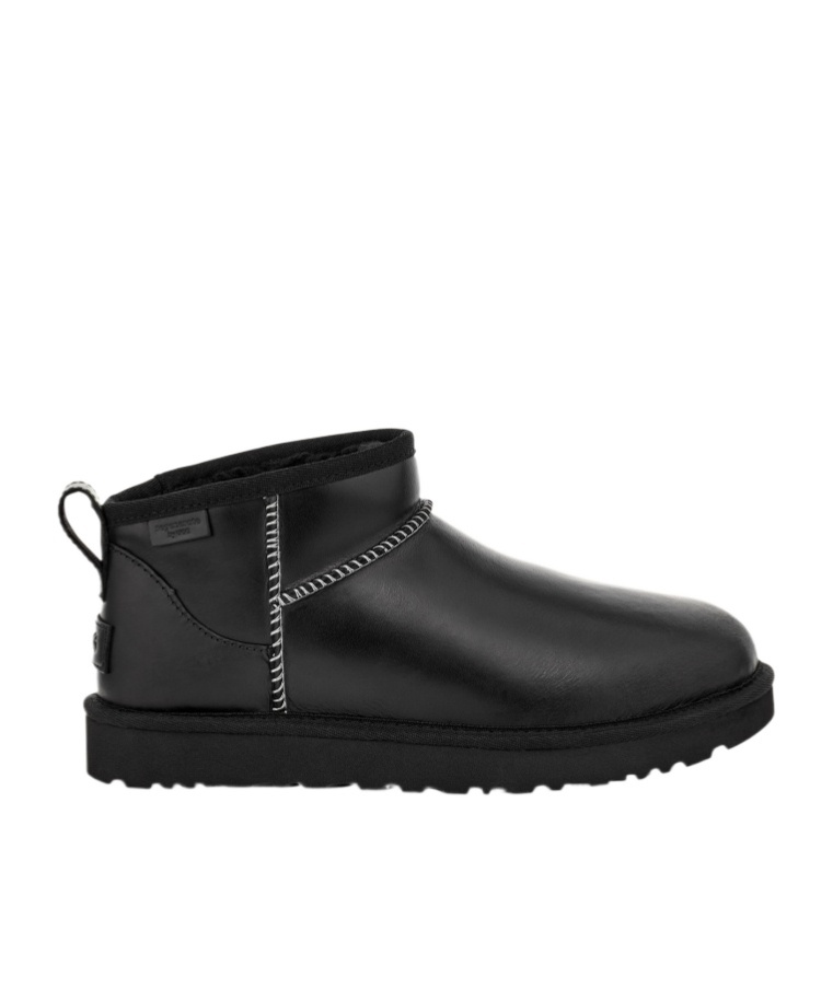 UGG LOGO SHORT BOOTS
