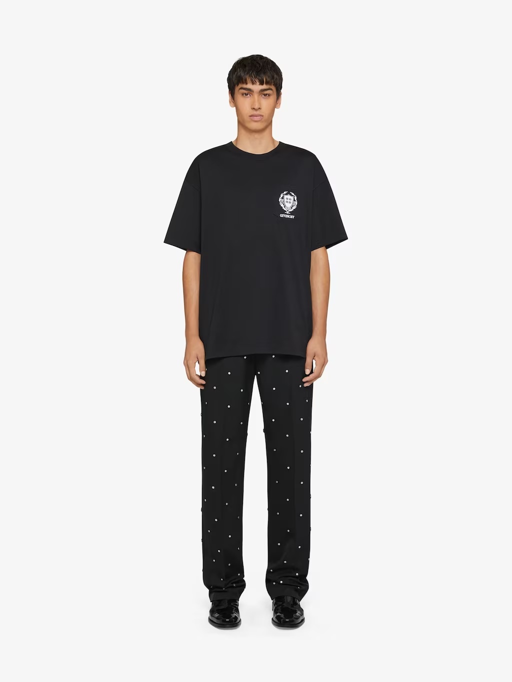 Givenchy Crest Logo Embroidered T-shirt In Black