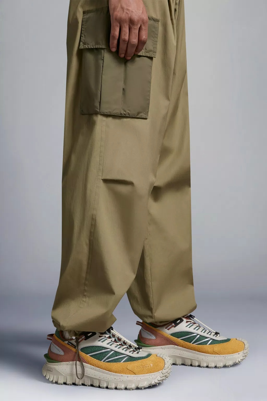 Moncler Contrast Pockets Cargo Pants In Brown