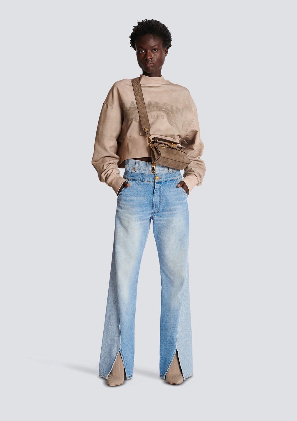 Balmain Logo-print Cropped Sweatshirt In Nude