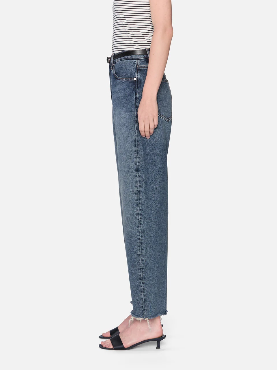 Frame Jeans The Bubble Crop Washed Blue In Blue