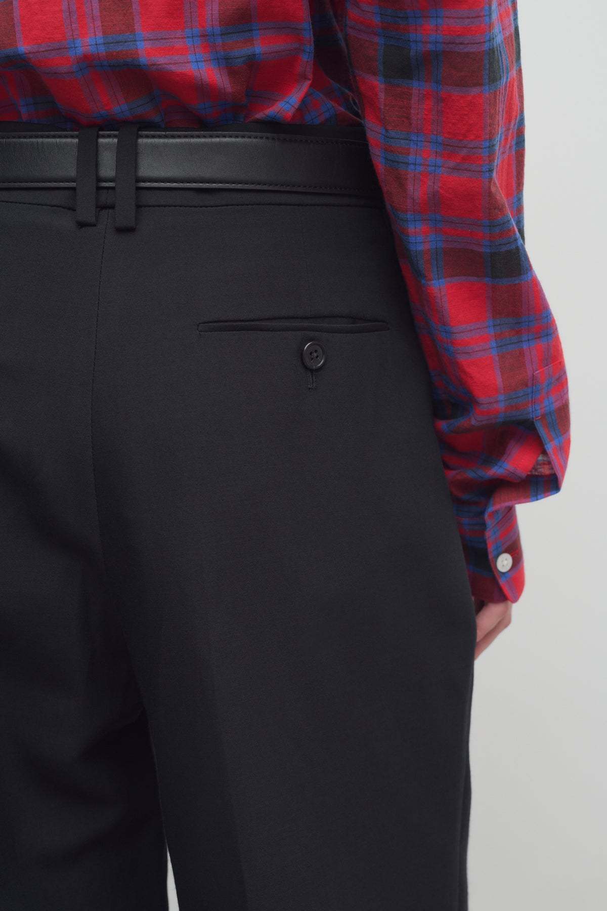The Row Lilas Wool And Linen Blended Pants In Black
