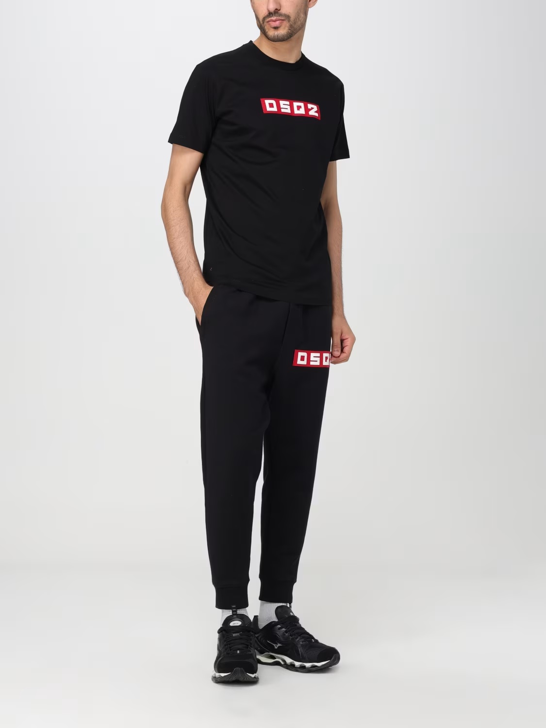 Dsquared2 D2 Logo Patch Crewneck T-shirt In Black