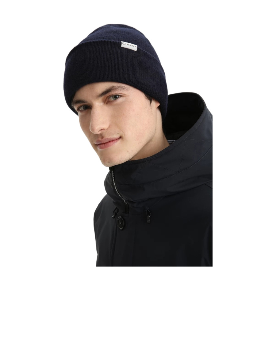 Woolrich Logo-patch Knitted Beanie In Black