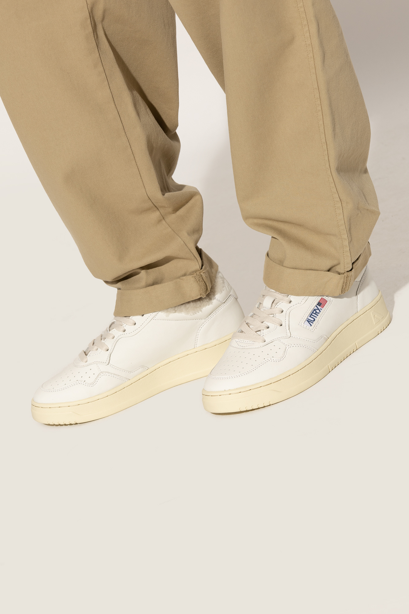 Autry Medalist Low-top Sneakers In White