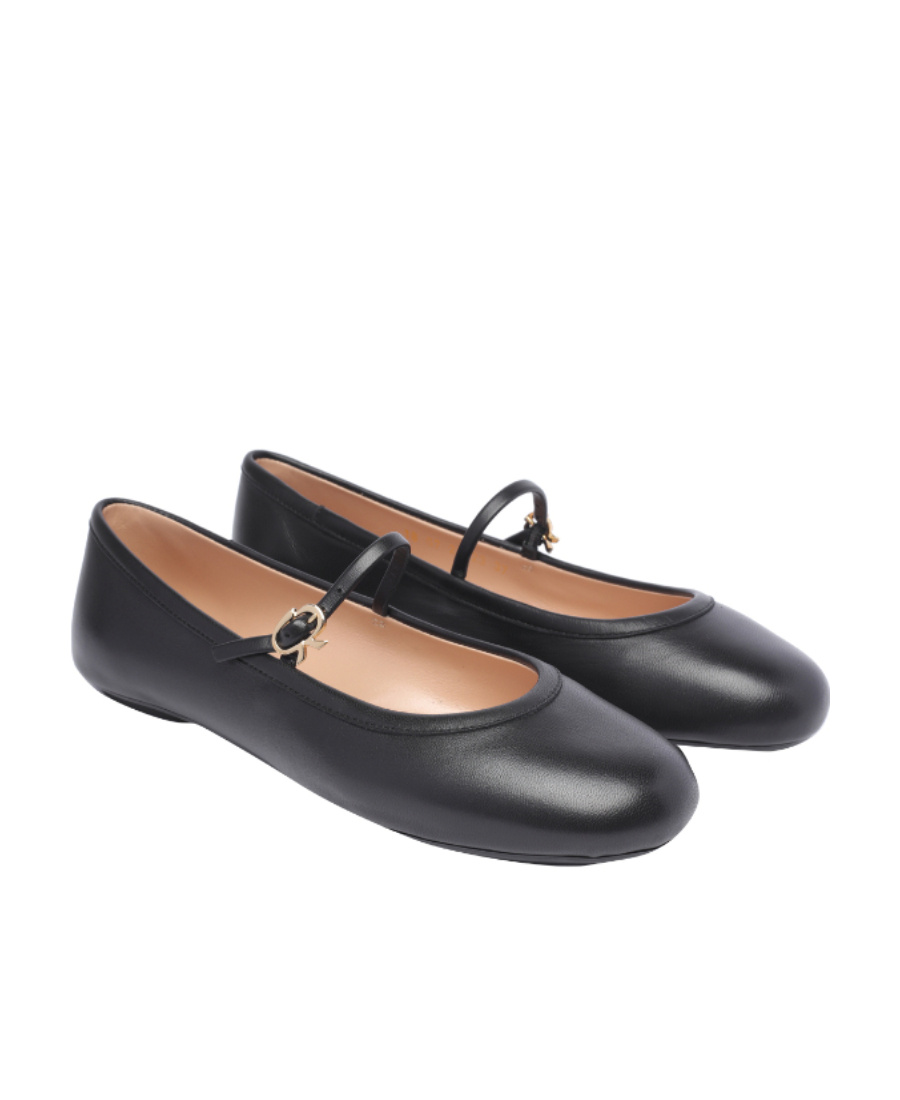 Shop Gianvito Rossi Carla Leather Ballerina Shoes In Black