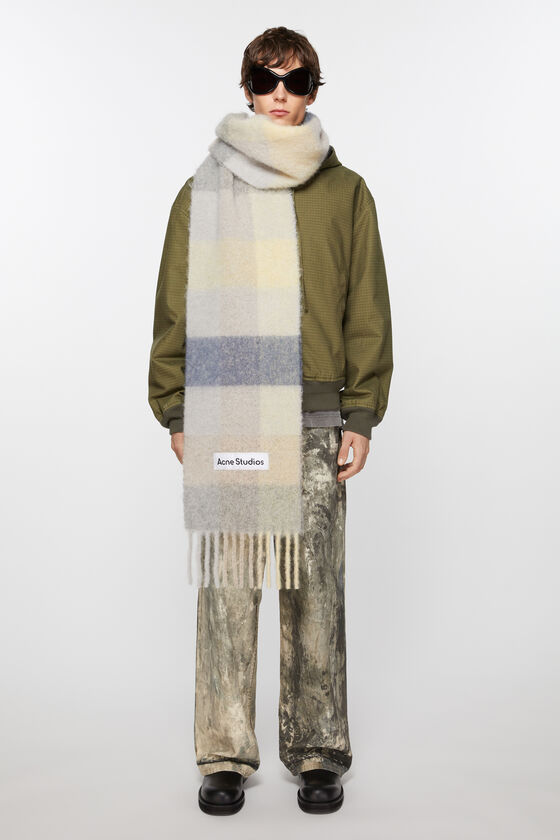Acne Studios Bufanda Motivo Cuadros In Nude