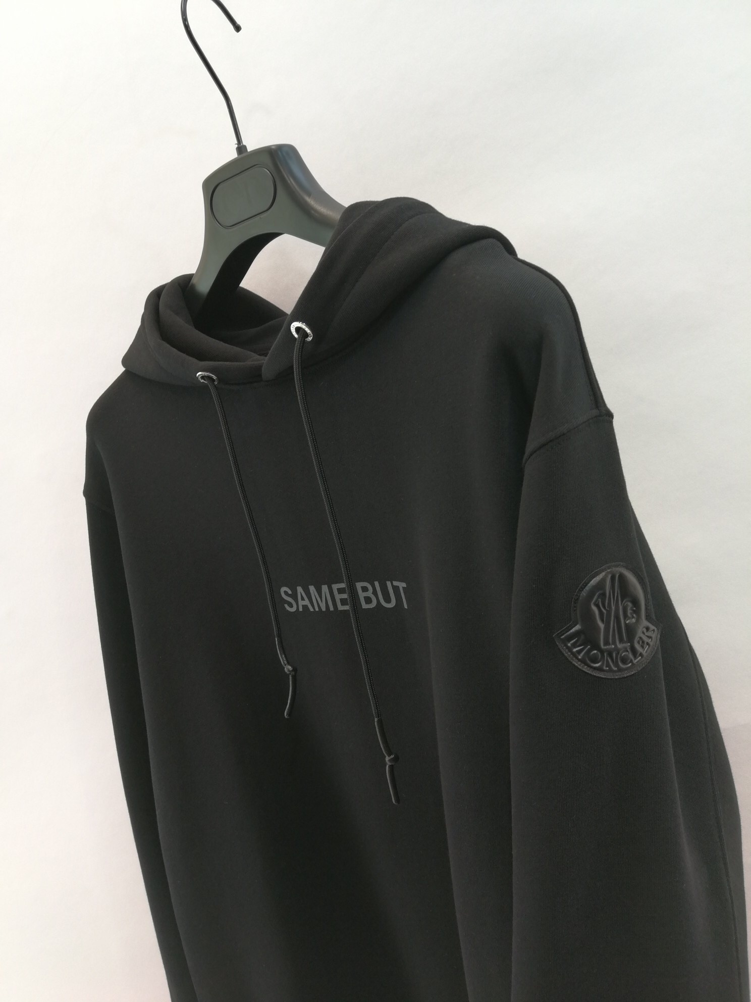 Moncler Slogan-print Hoodie In Black