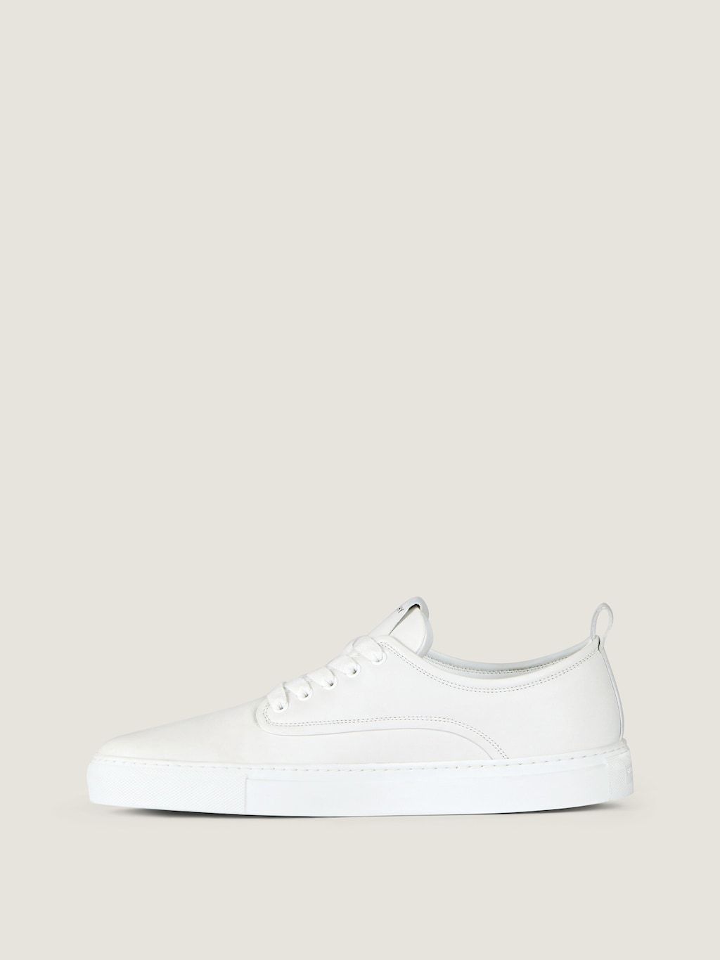 Givenchy Stylish Sneakers With Pull Tab And Round Toe In White
