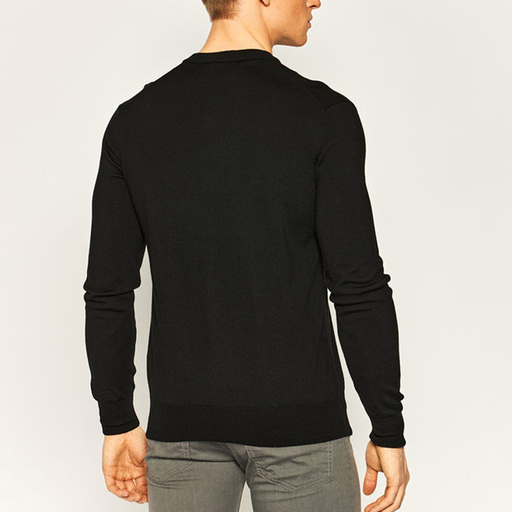 Ea7 V-neck Knitted Pullover In Black