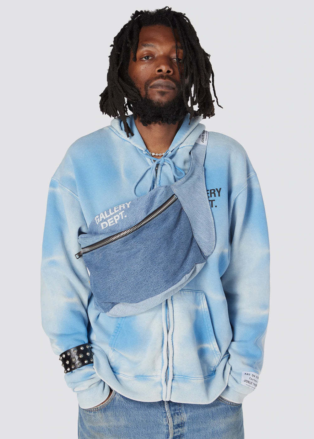 Gallery Dept. Logo Chest Bag In Blue